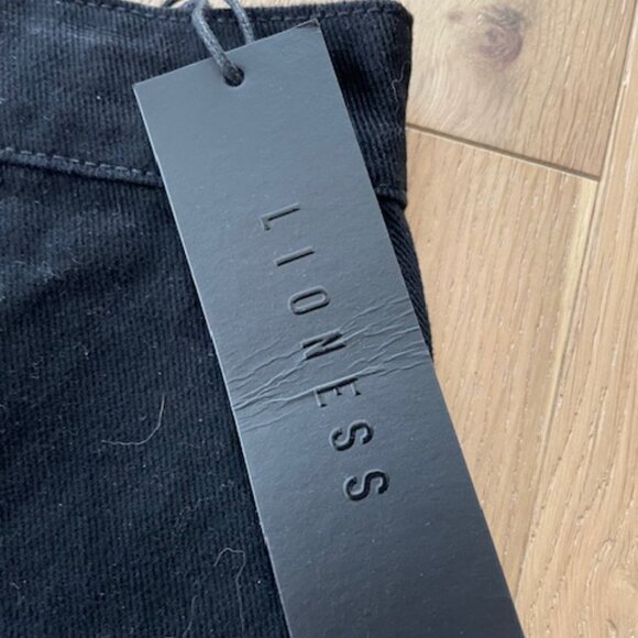NWT Lioness Lola Mini Skirt Black Denim Size Small - Picture 7 of 7